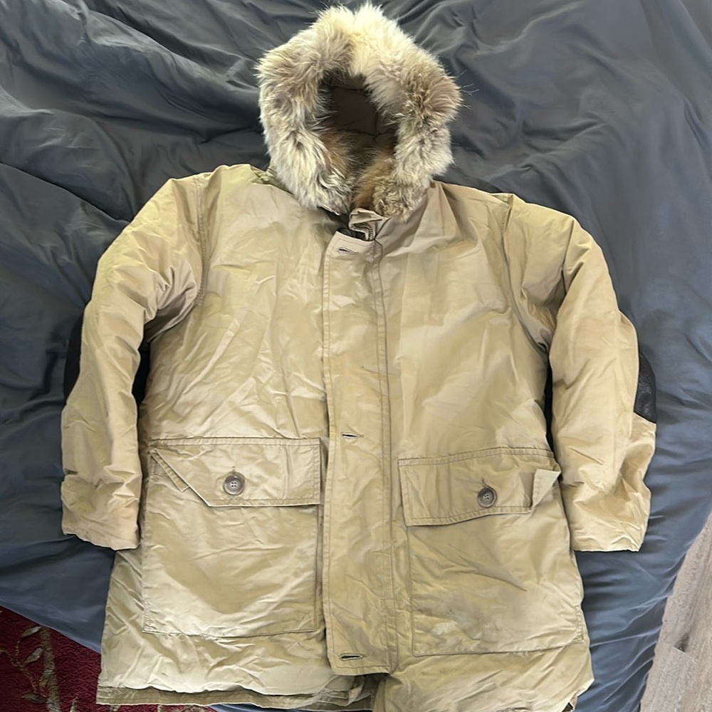 EUC Eddie Bauer polar parka w/ fur hood